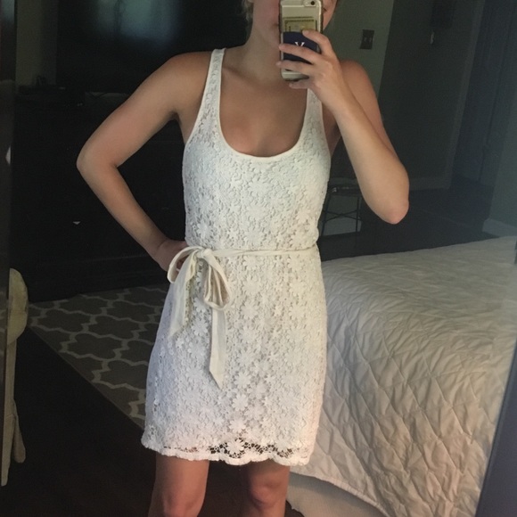 White lace Dress - Picture 1 of 4